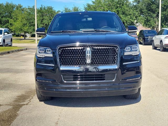 Certified 2024 Lincoln Navigator L Reserve AWD/4WD image 2