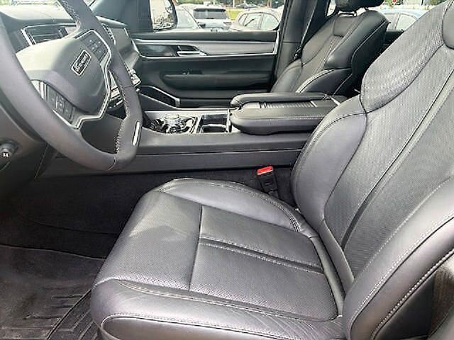 Used 2026 Jeep Grand Wagoneer L Limited AWD/4WD image 2