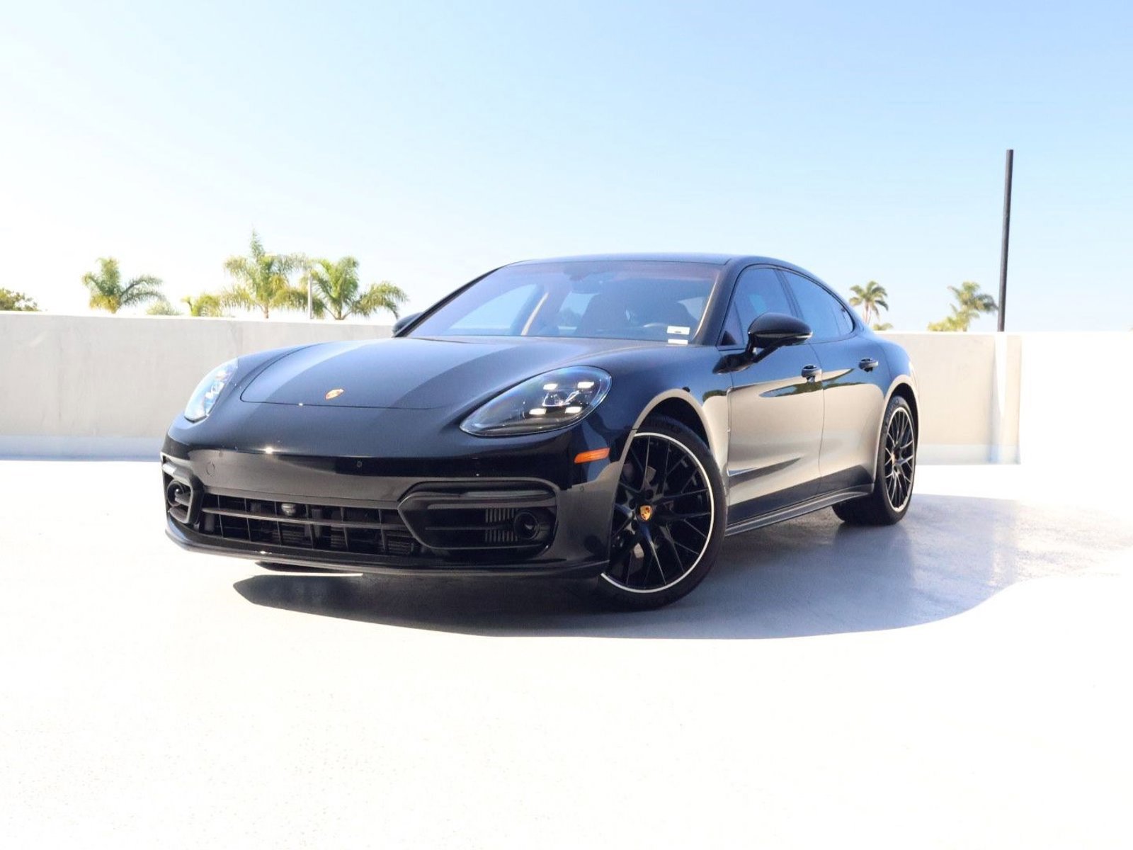 Certified 2023 Porsche Panamera image 1