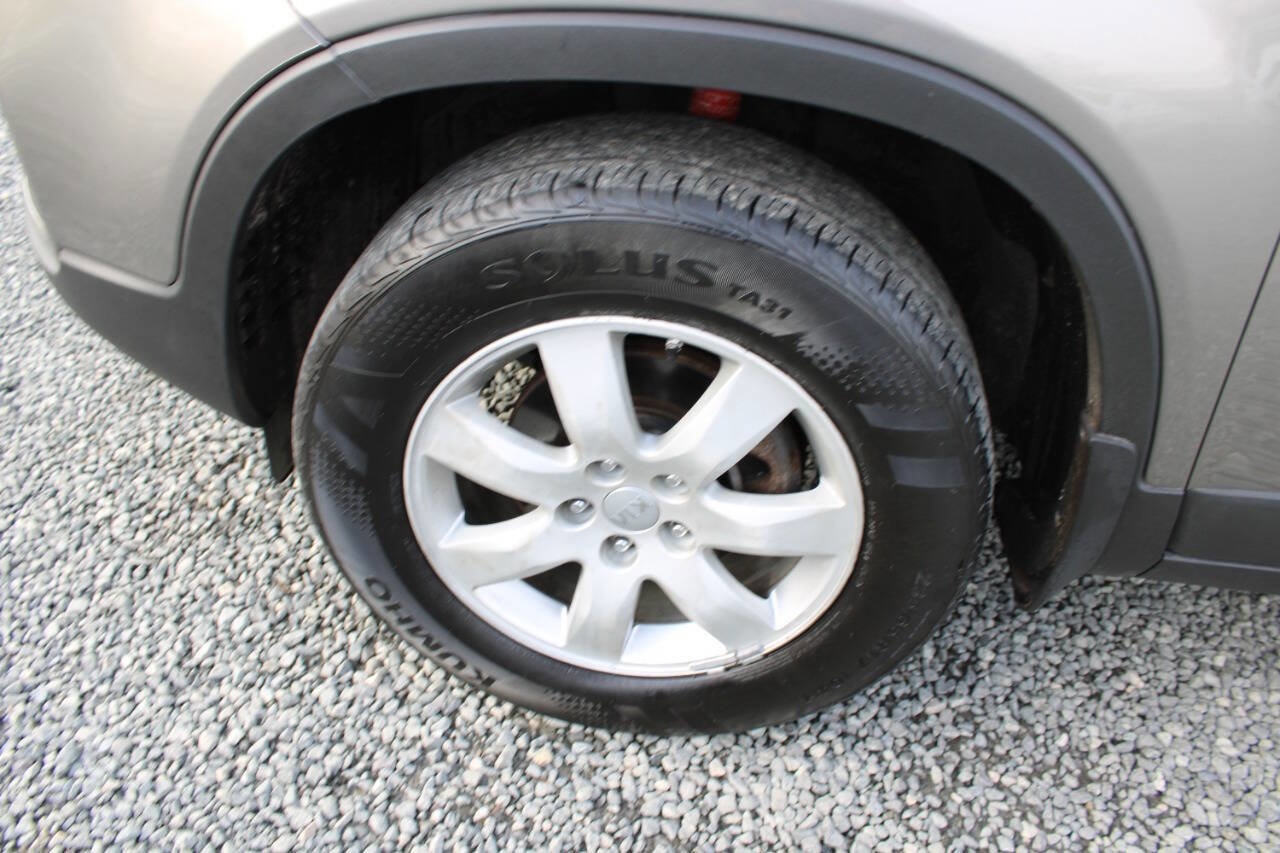 Used 2013 Kia Sorento LX image 24