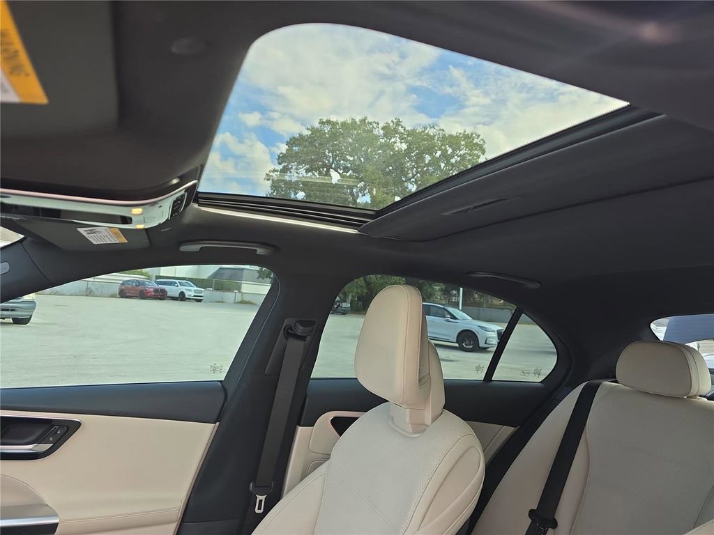 Used 2024 Mercedes-Benz C 300 Sedan image 23