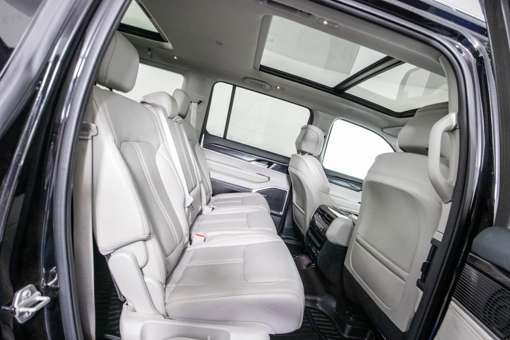 Used 2024 Jeep Wagoneer 2WD w/ Premium Group I image 12