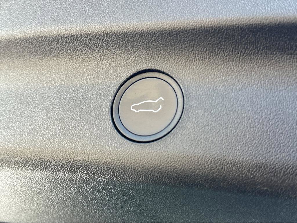 Used 2023 Tesla Model Y Long Range AWD/4WD image 35