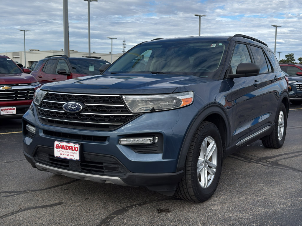 Used 2020 Ford Explorer XLT w/ Equipment Group 202A image 2