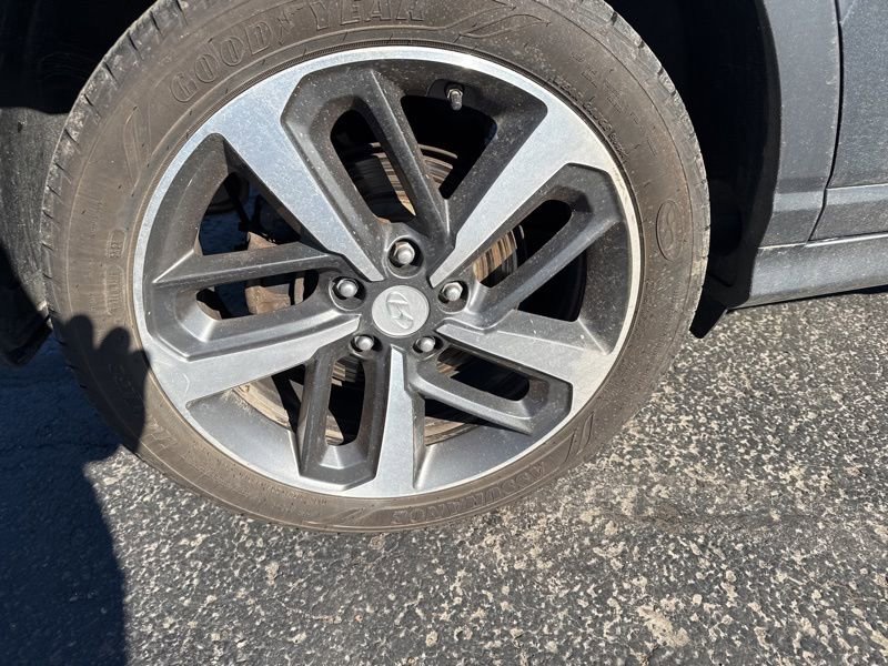 Used 2018 Hyundai Kona Limited image 9