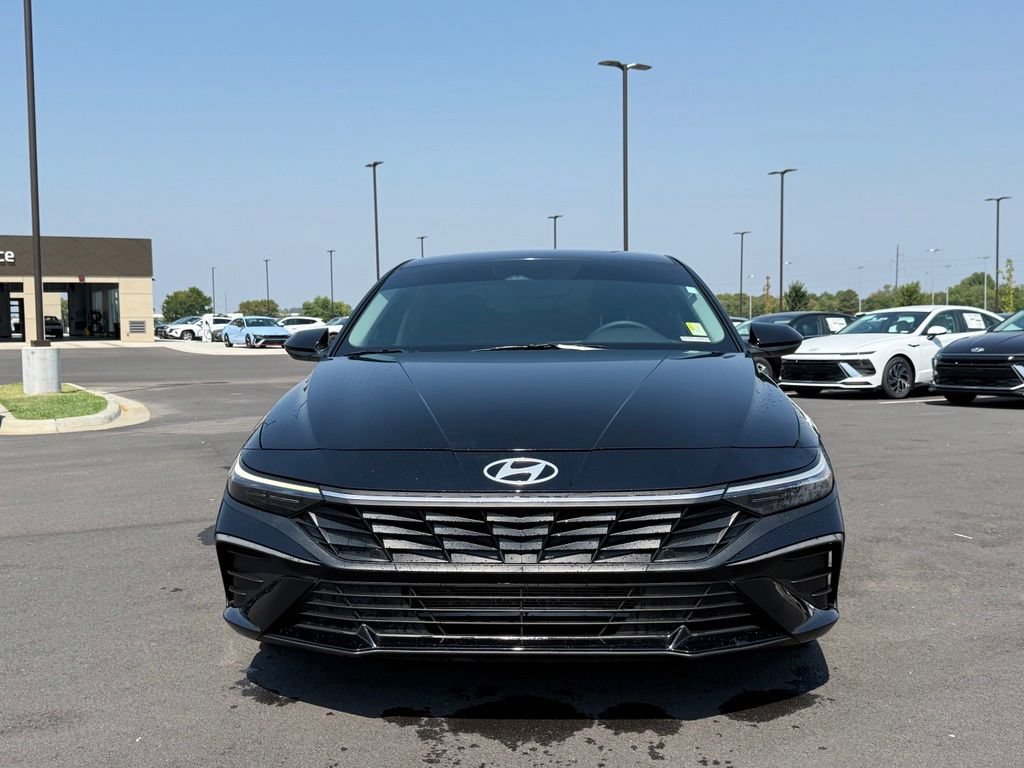 Used 2024 Hyundai Elantra SEL FWD image 2
