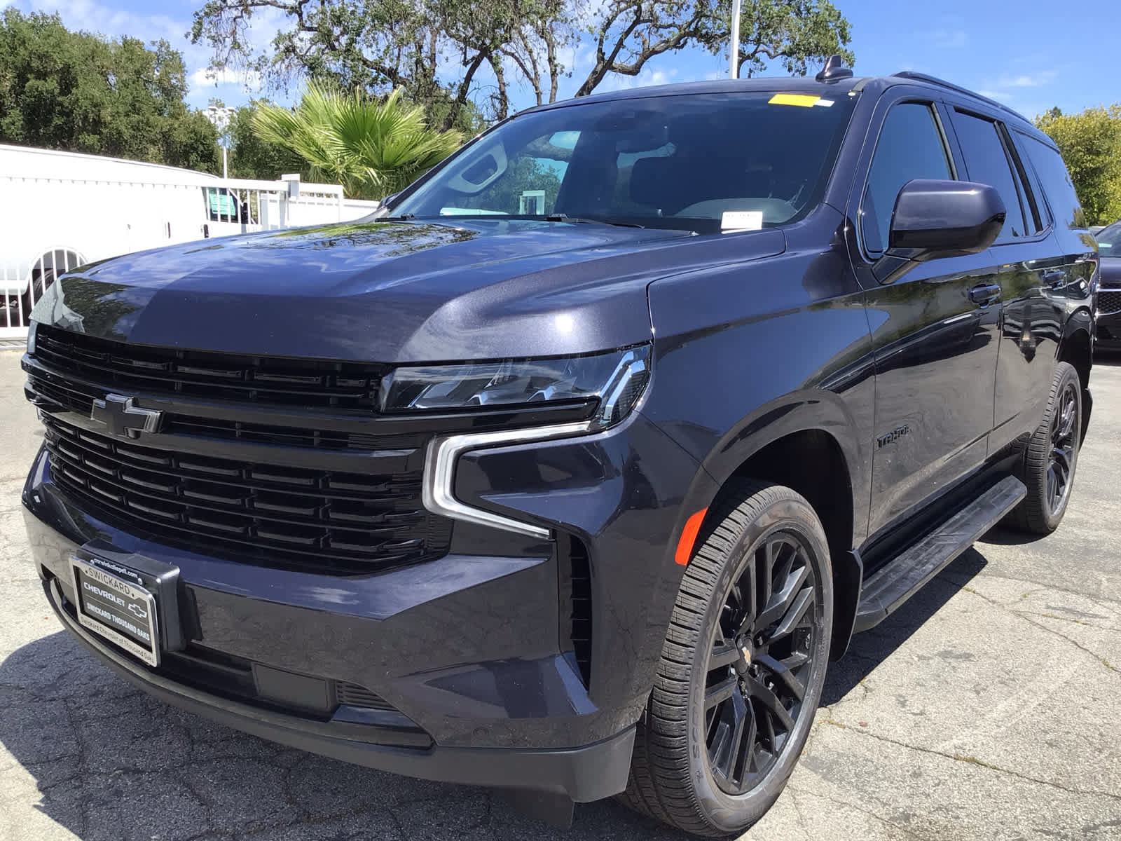Used 2023 Chevrolet Tahoe RST AWD/4WD image 2