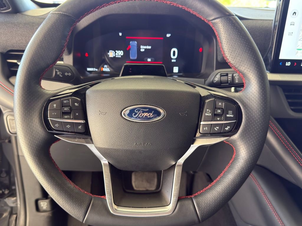 Used 2025 Ford Explorer ST-Line w/ ST-Line Street Pack image 24