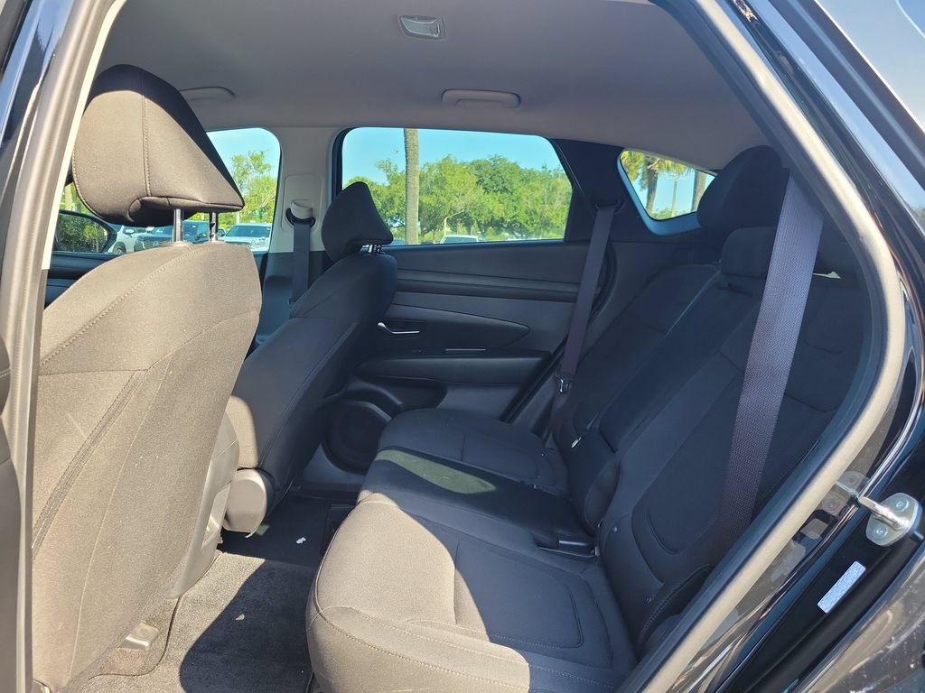 Used 2025 Hyundai Tucson SE FWD image 13