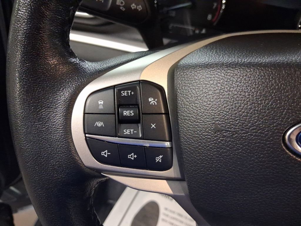 Used 2022 Ford Explorer XLT w/ Equipment Group 202A AWD/4WD image 15