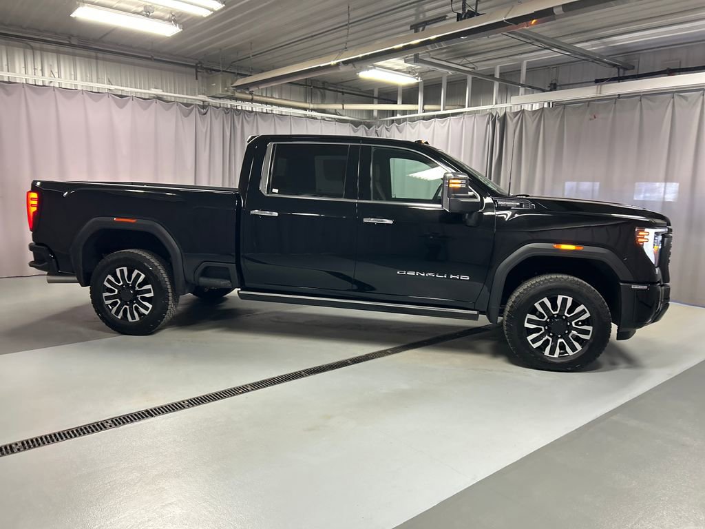Used 2025 GMC Sierra 2500 Denali Ultimate AWD/4WD image 8