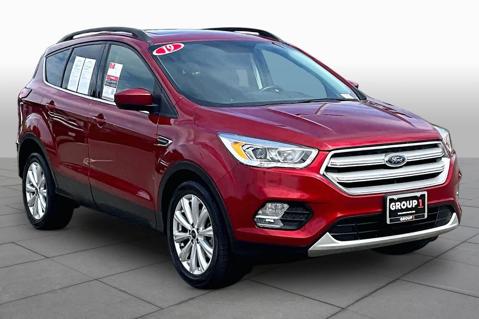 Used 2019 Ford Escape SEL FWD image 2