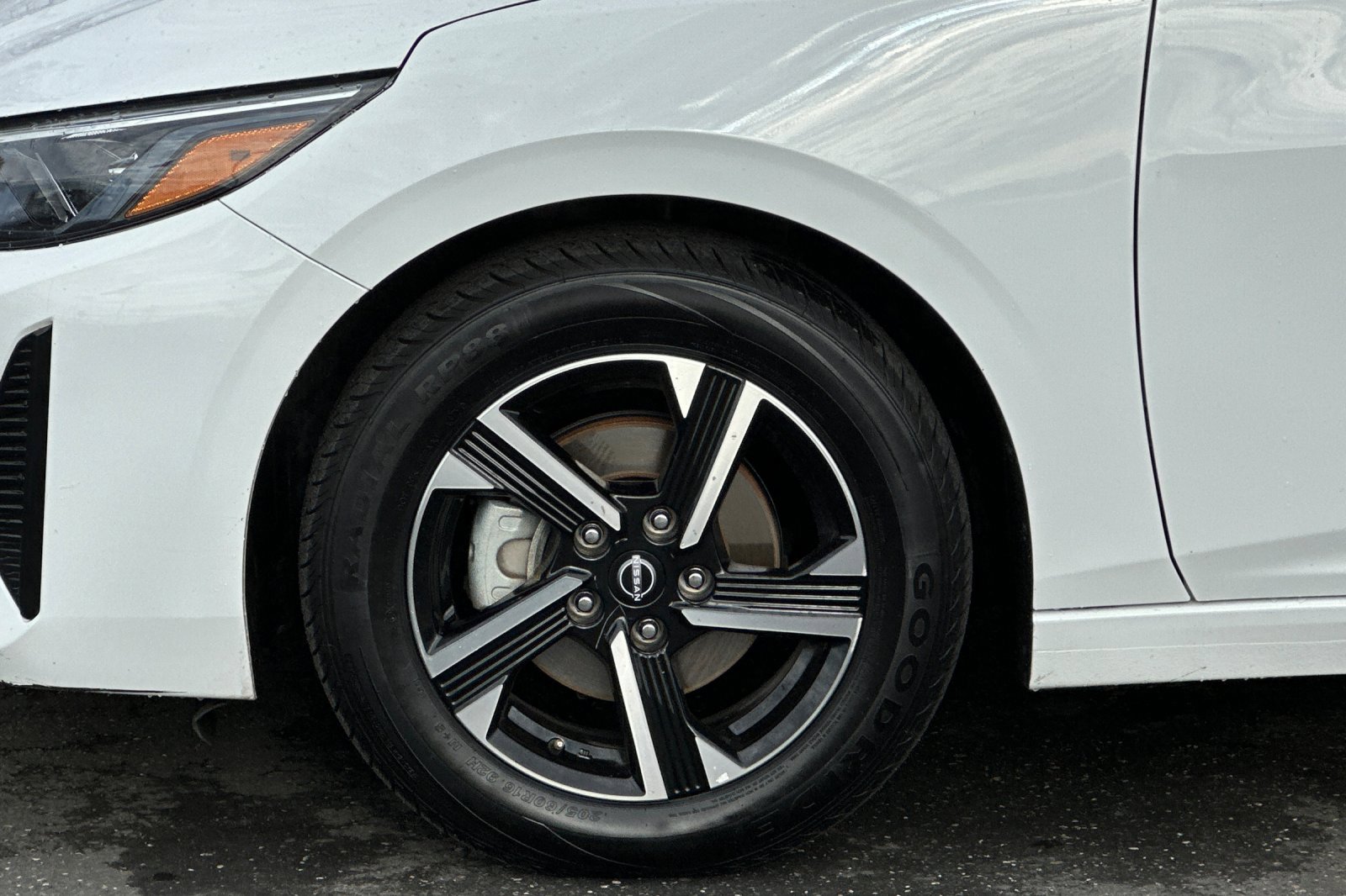 Certified 2024 Nissan Sentra SV image 25