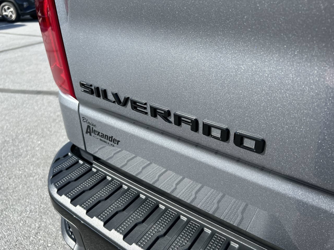 Used 2021 Chevrolet Silverado 1500 LT Trail Boss w/ Bed Protection Package AWD/4WD image 11