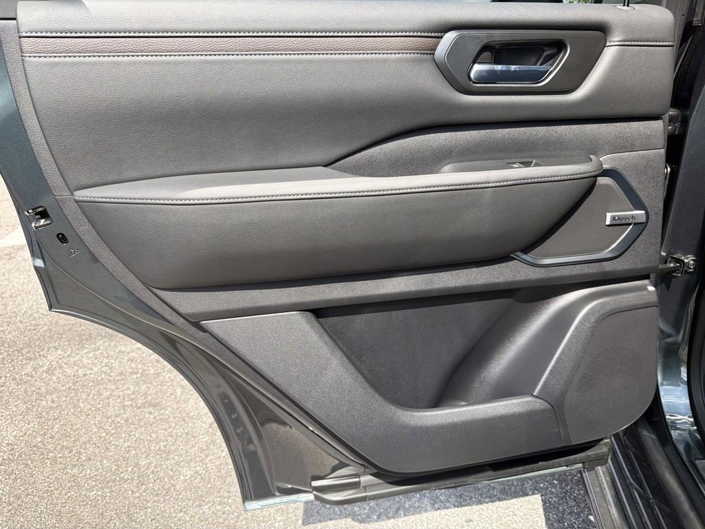 New 2026 Nissan Armada Platinum image 12