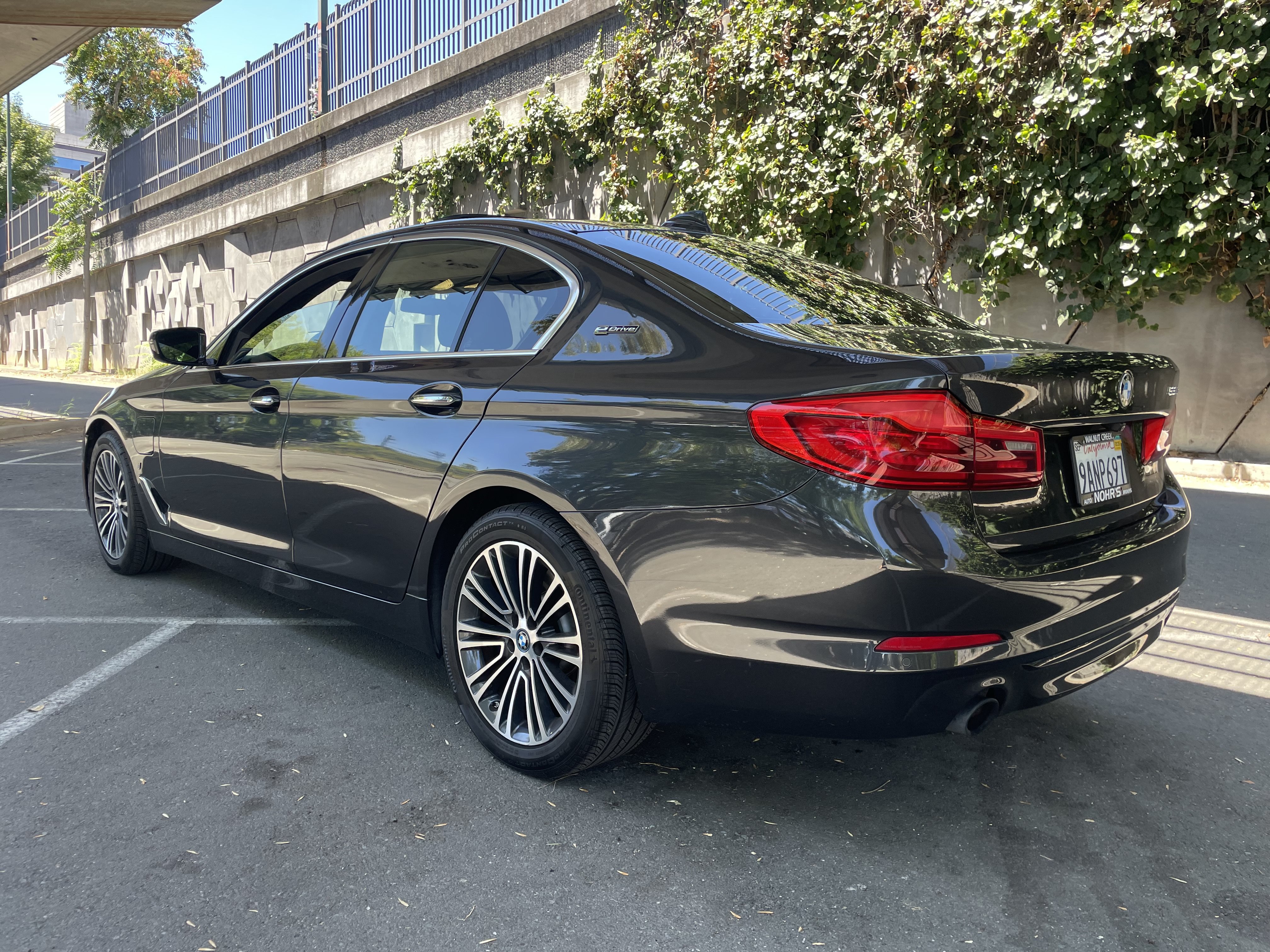 Used 2018 BMW 530e w/ Premium Package 2 RWD image 7