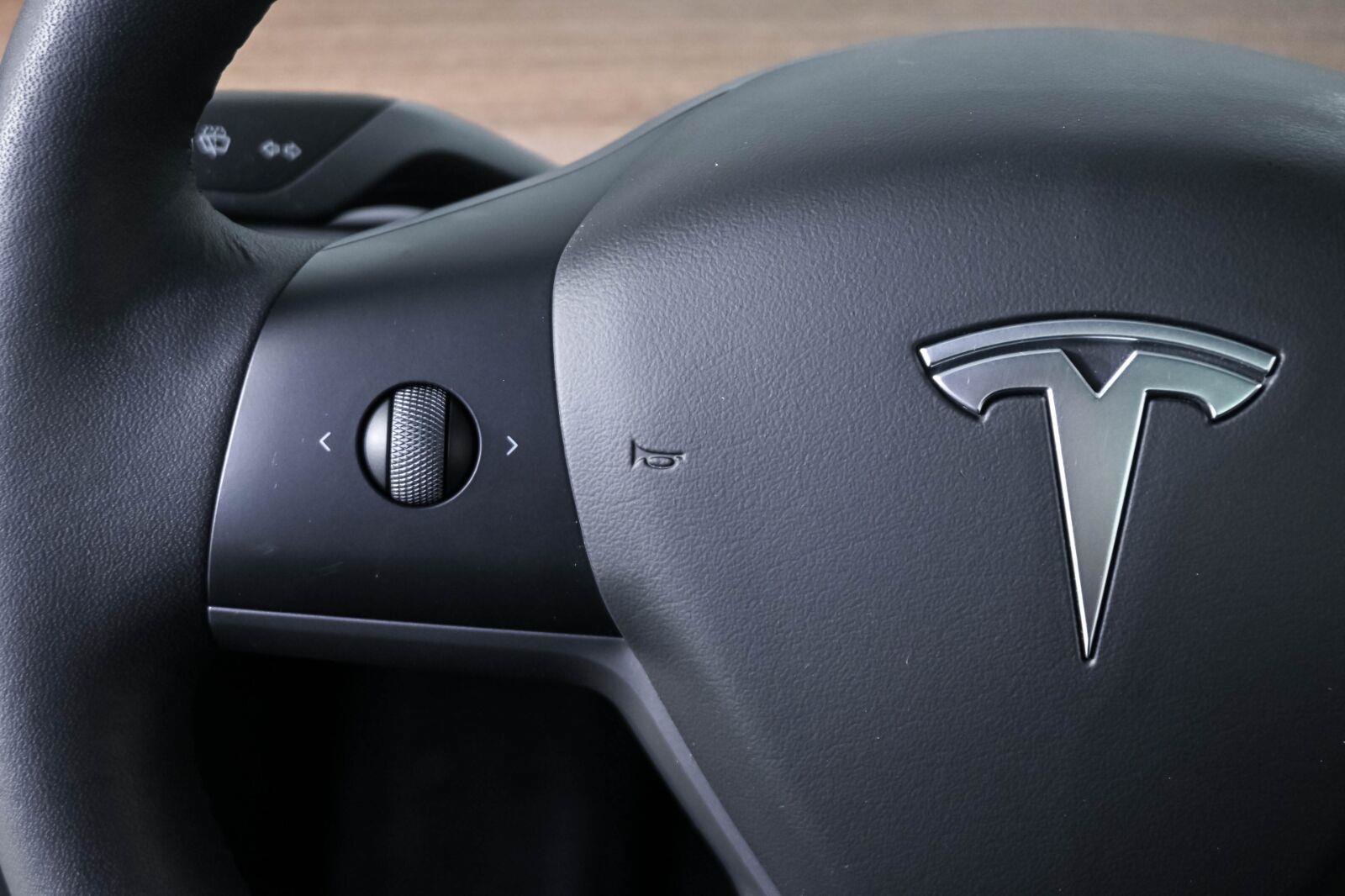 Used 2023 Tesla Model 3 Standard Range RWD image 9