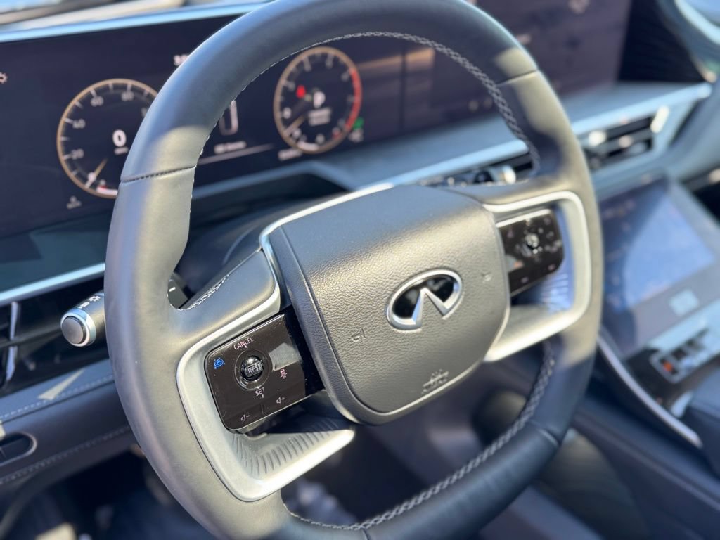 Certified 2026 INFINITI QX80 Luxe w/ Cargo Package AWD/4WD image 15