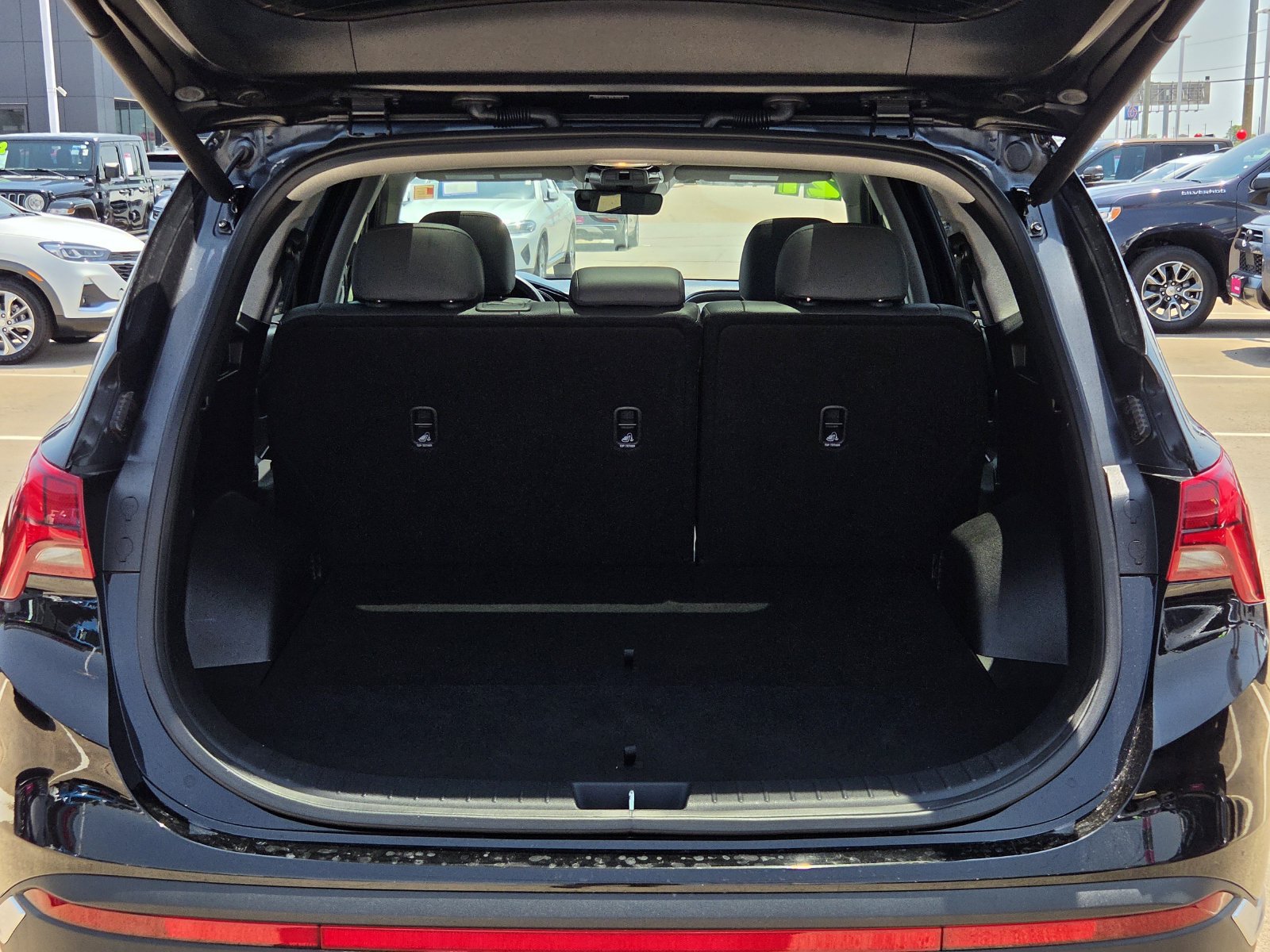 Used 2021 Hyundai Santa Fe Limited AWD/4WD image 16