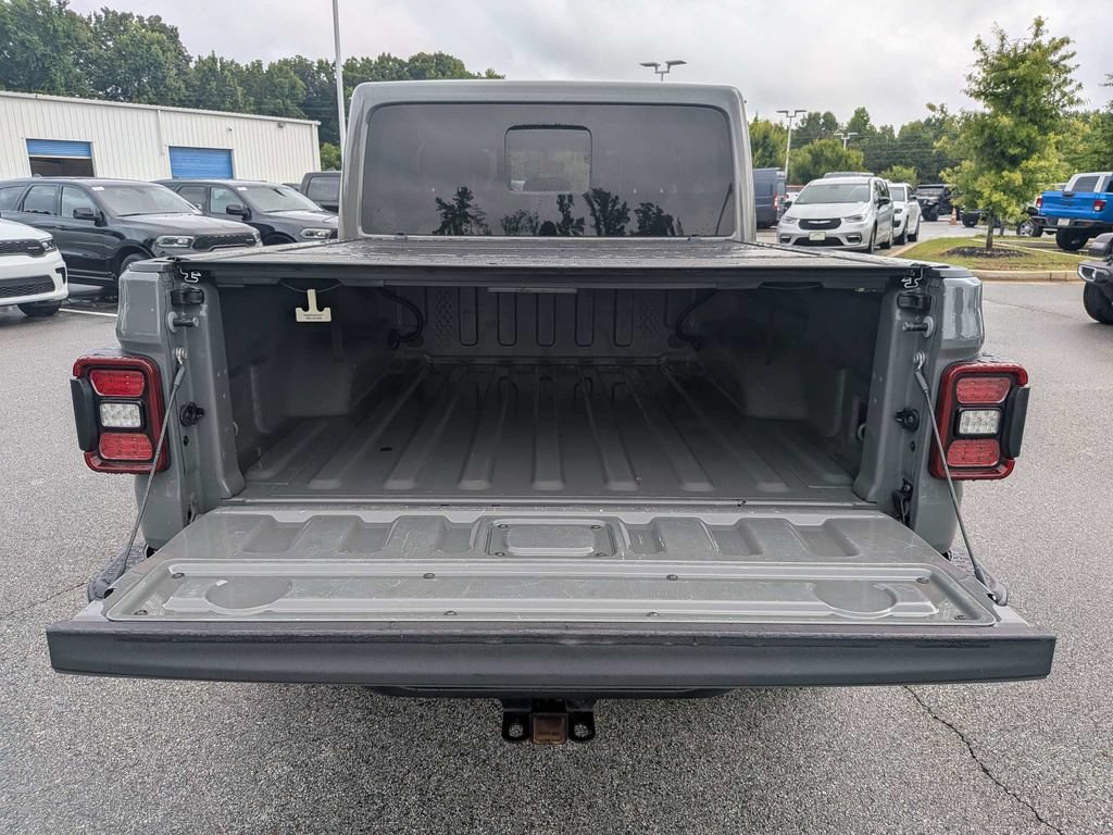 Used 2020 Jeep Gladiator Overland AWD/4WD image 6