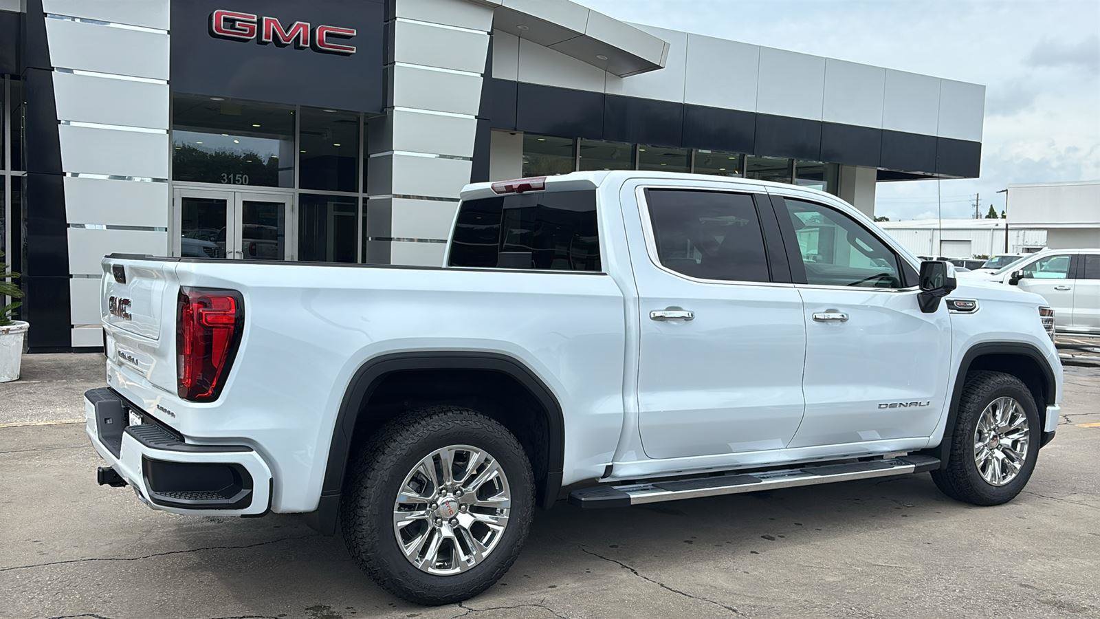 New 2026 GMC Sierra 1500 Denali AWD/4WD image 8