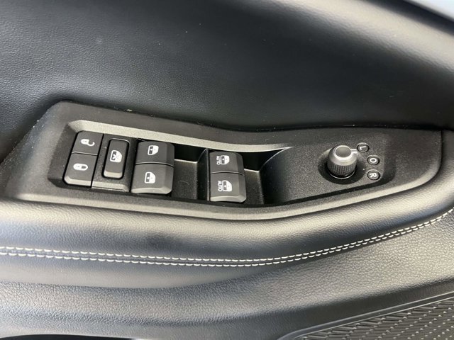 Used 2023 Jeep Grand Cherokee Limited image 15