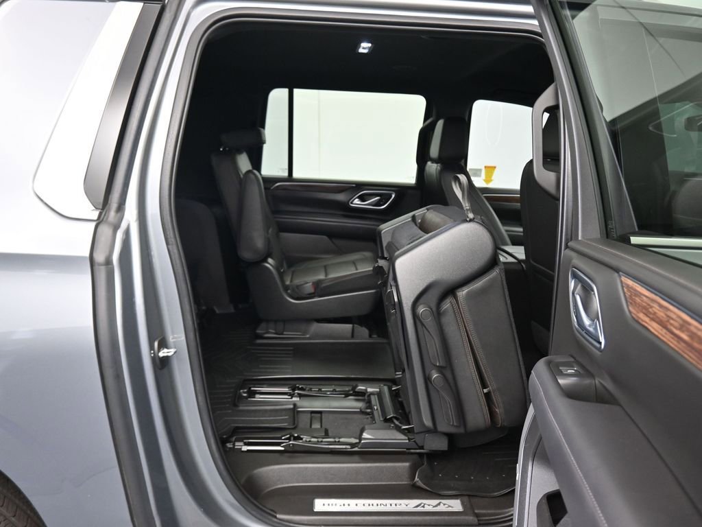 Used 2021 Chevrolet Suburban High Country image 58