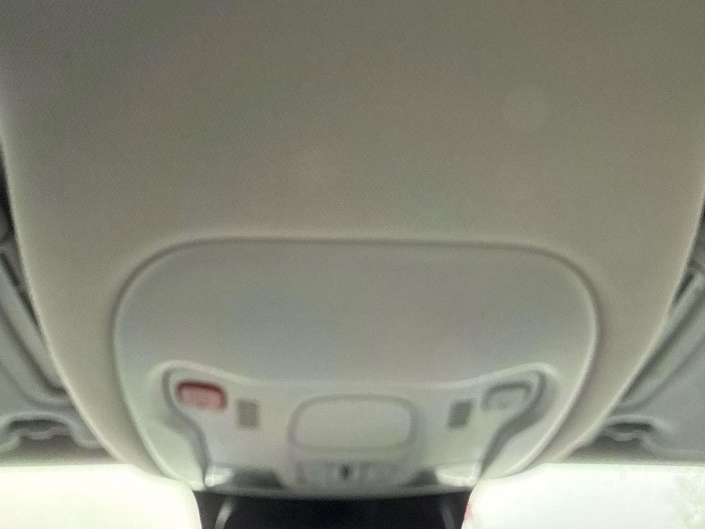 Used 2020 Jeep Renegade Latitude w/ Cold Weather Group image 23