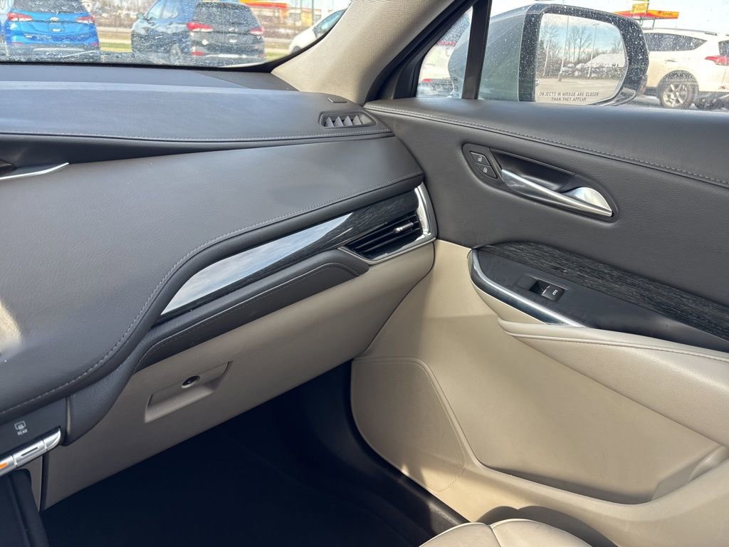 Used 2023 Cadillac XT4 Premium Luxury image 45