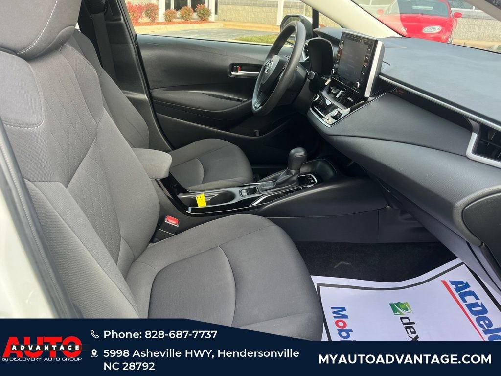 Used 2021 Toyota Corolla LE w/ Carpet Mat Package (TMS) FWD image 26