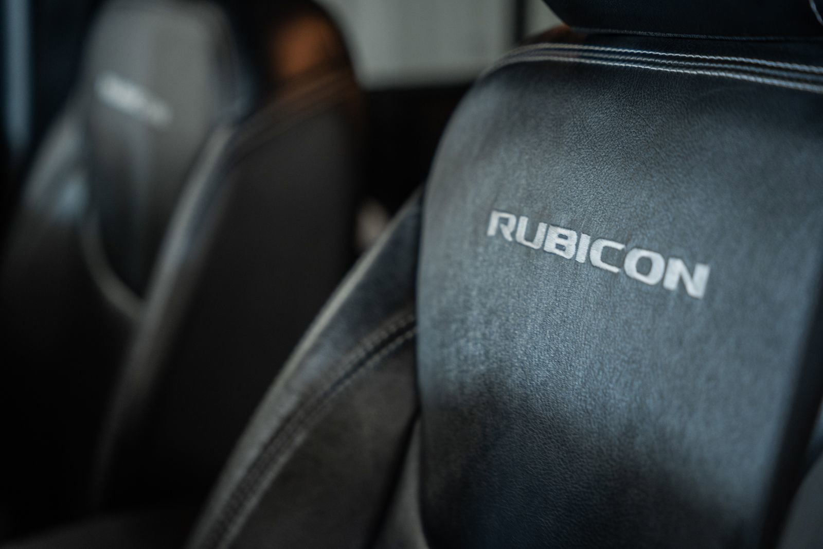 Used 2017 Jeep Wrangler Unlimited Rubicon w/ Connectivity Group image 43