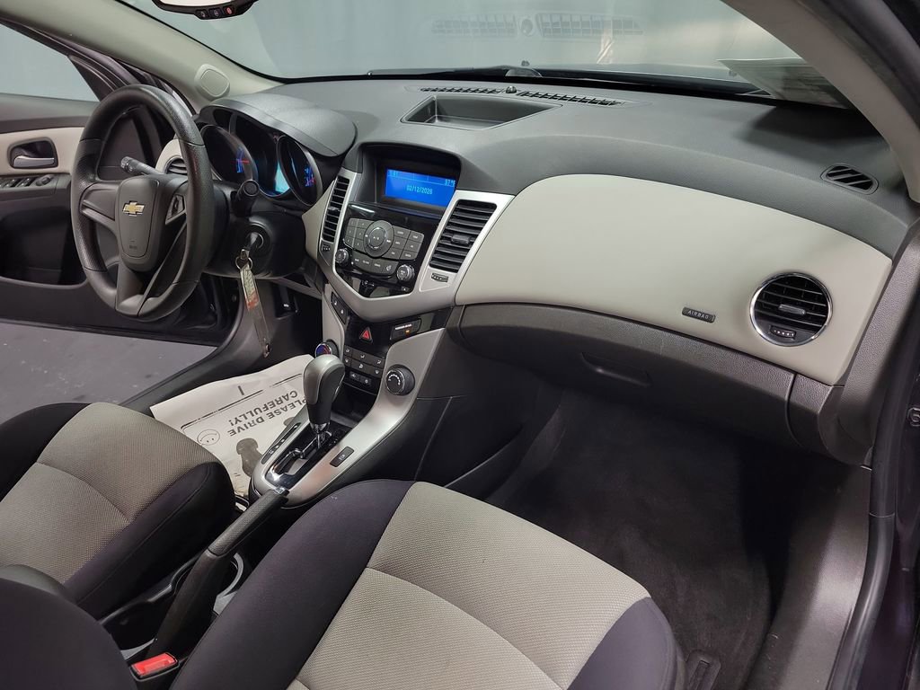 Used 2014 Chevrolet Cruze LS image 22