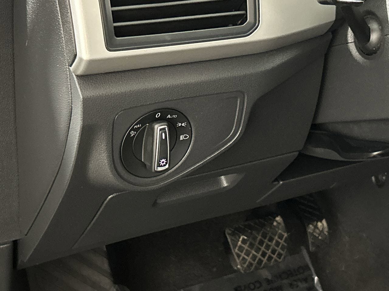 Used 2021 Volkswagen Atlas S FWD image 12