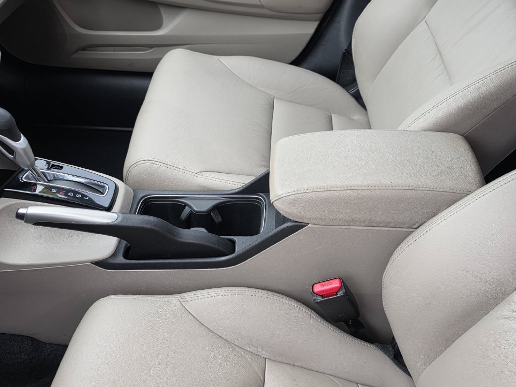 Used 2013 Honda Civic Hybrid Sedan image 8