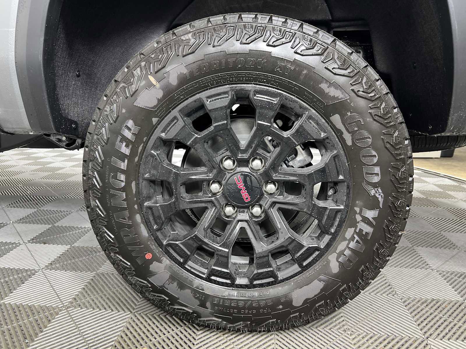 New 2026 GMC Canyon Elevation image 17