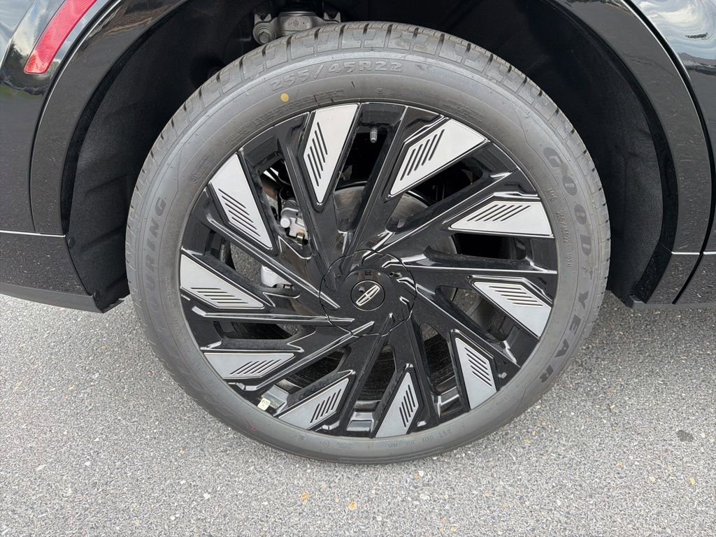 New 2026 Lincoln Nautilus Reserve w/ Jet Appearance Package AWD/4WD image 11