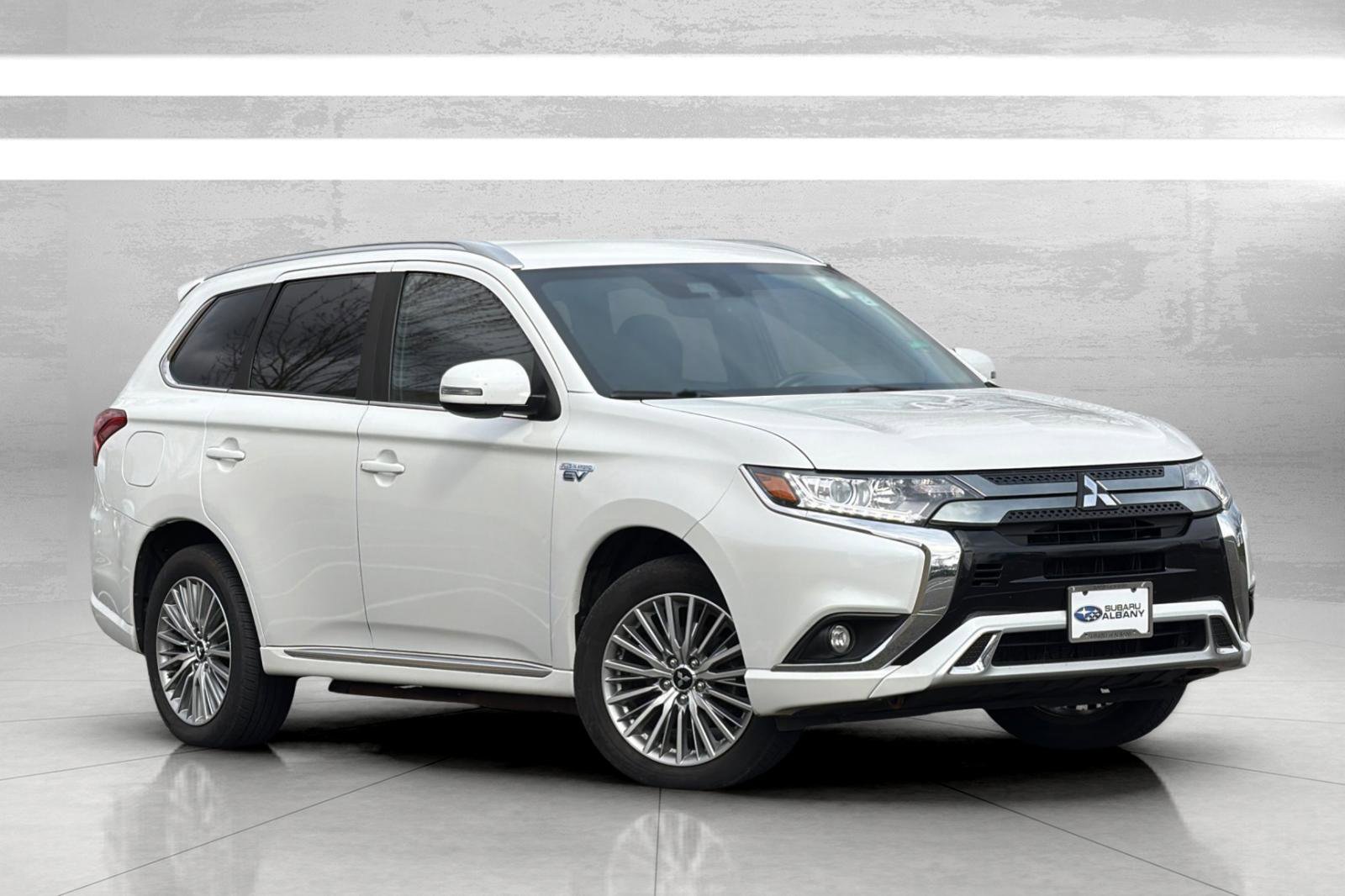 Used 2020 Mitsubishi Outlander SEL image 2