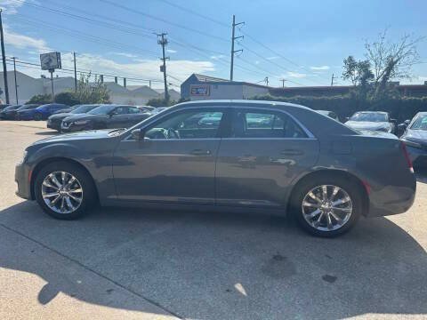 Used 2019 Chrysler 300 Touring L w/ Quick Order Package 22F AWD/4WD image 9