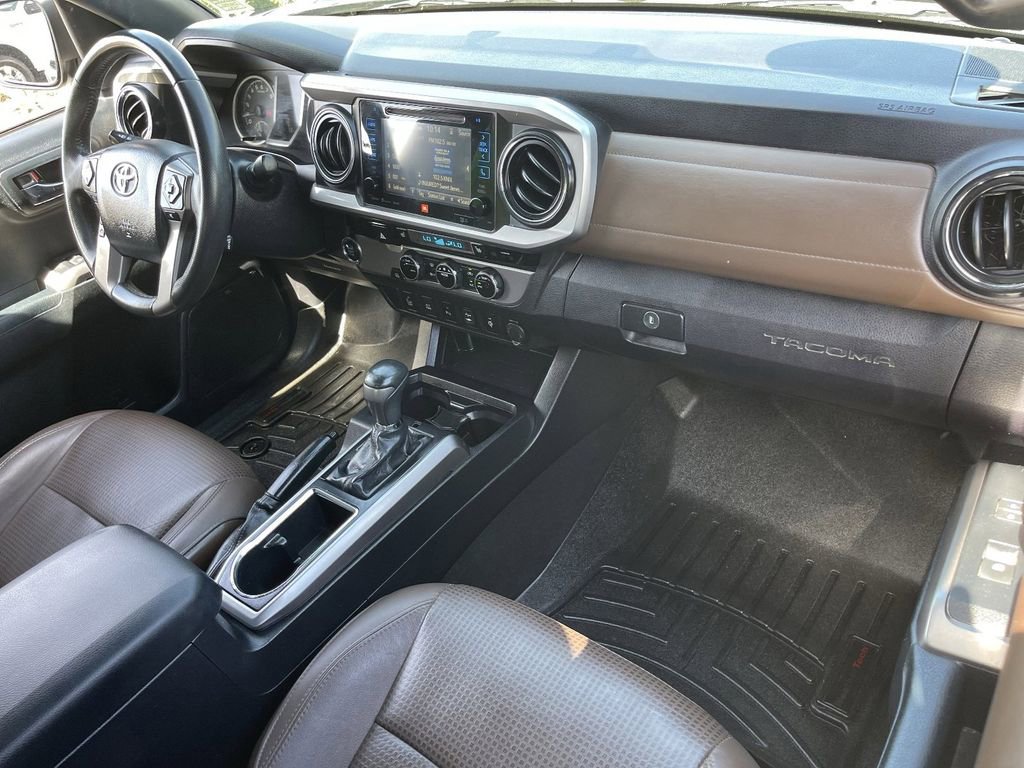 Used 2016 Toyota Tacoma Limited w/ Towing Package RWD image 14
