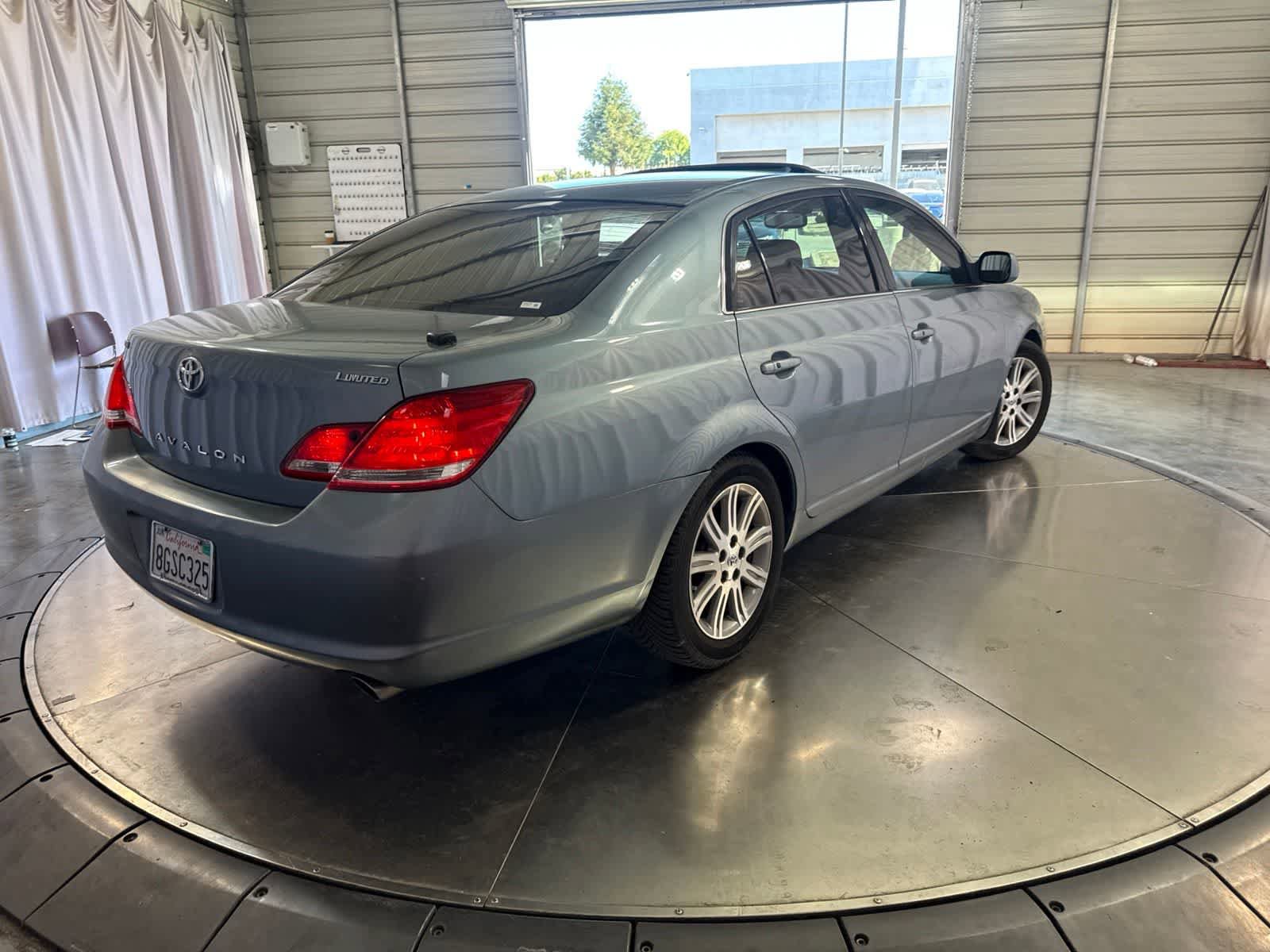 Used 2005 Toyota Avalon Limited FWD image 5