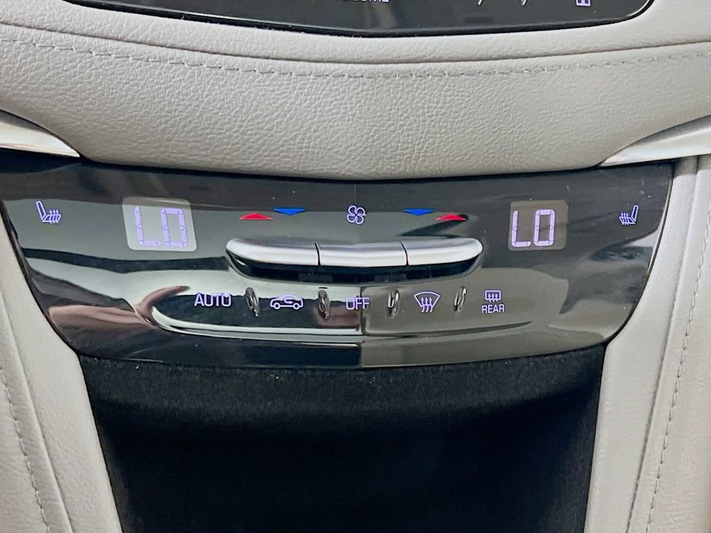 Used 2018 Cadillac XT5 Luxury image 15