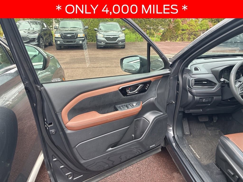 Used 2025 Subaru Forester Touring AWD/4WD image 11