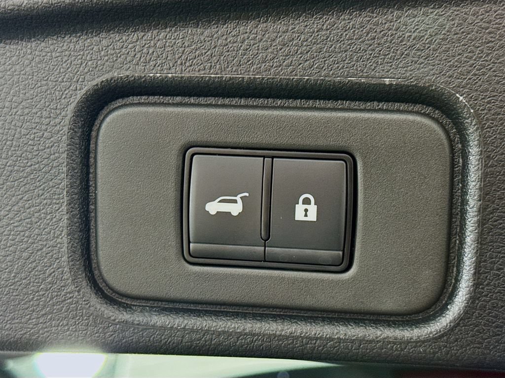 Certified 2025 Nissan Pathfinder Platinum AWD/4WD image 33