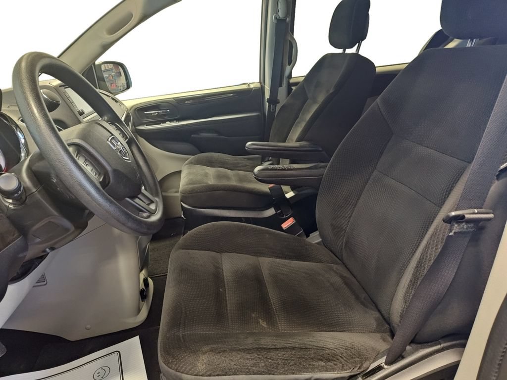 Used 2018 Dodge Grand Caravan SE FWD image 9