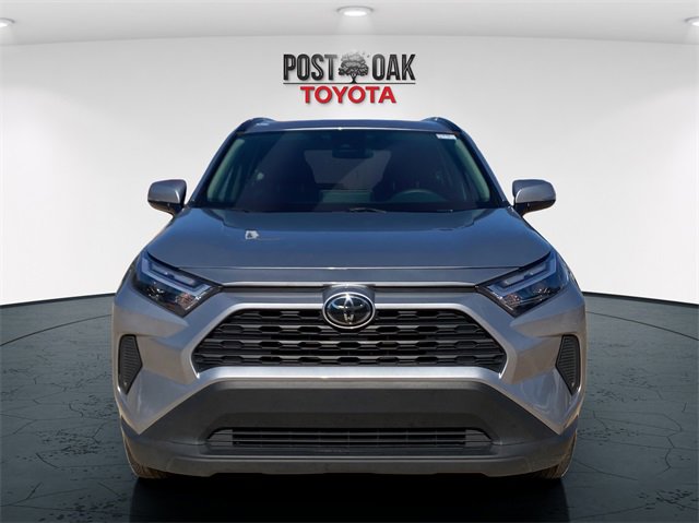 Used 2025 Toyota RAV4 XLE image 2