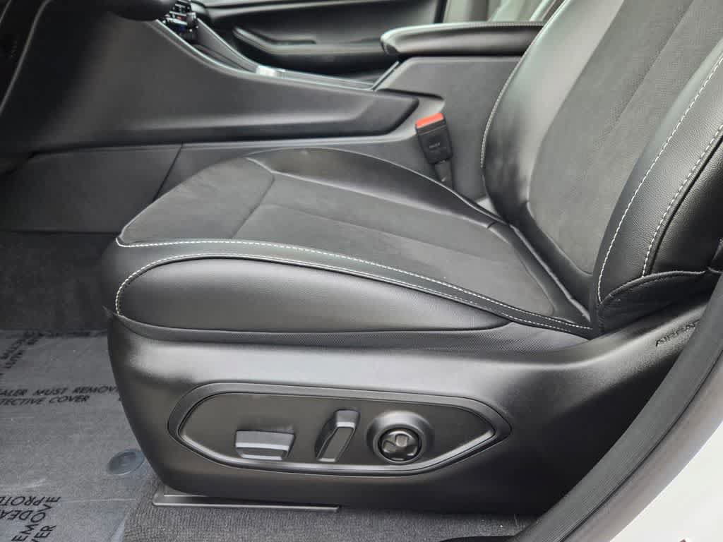 New 2025 Jeep Grand Cherokee L Altitude AWD/4WD image 13