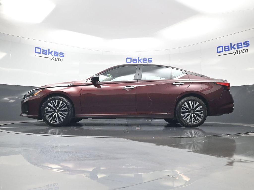 Used 2025 Nissan Altima 2.5 SV image 39