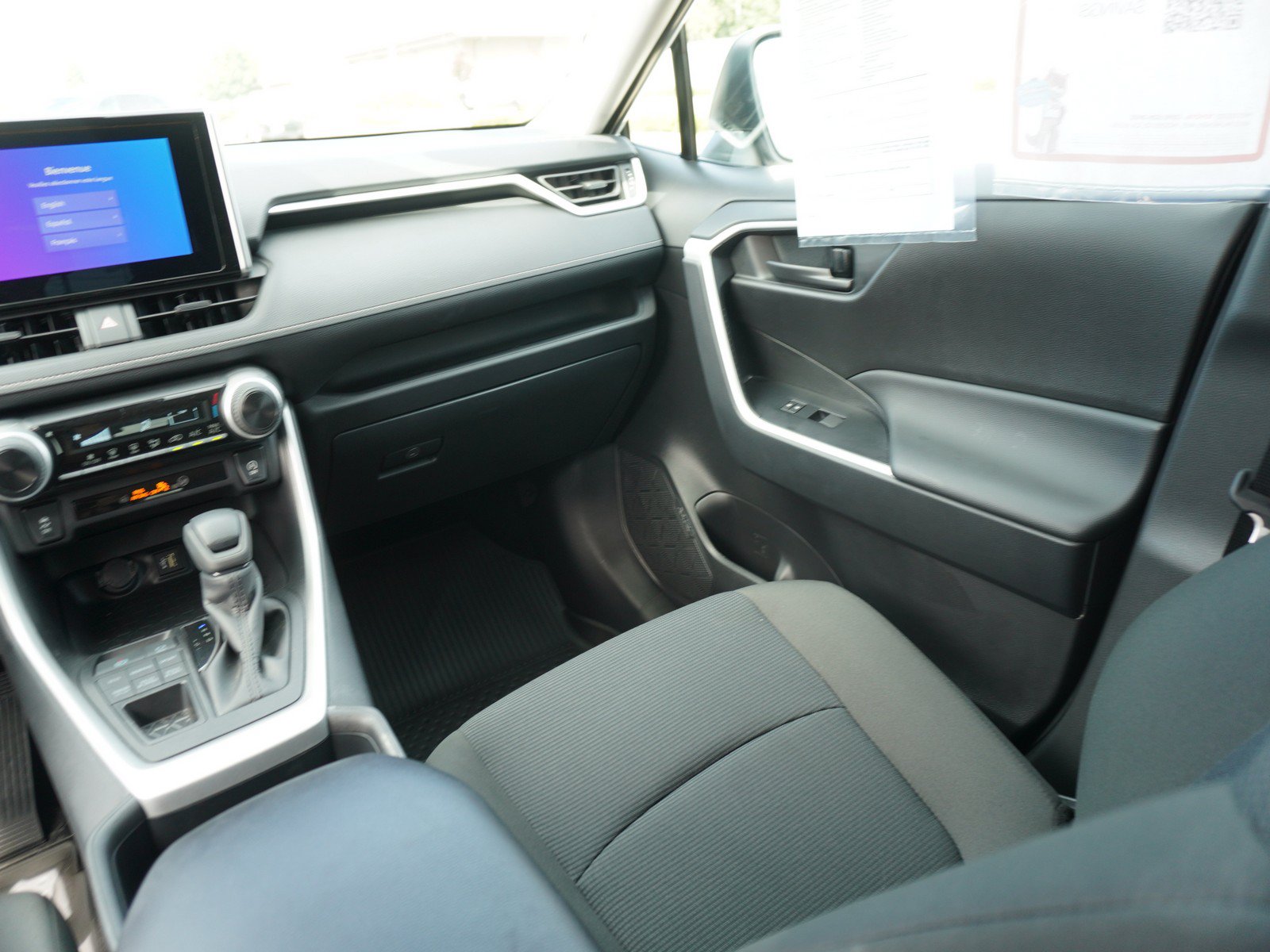 Used 2025 Toyota RAV4 LE AWD/4WD image 14