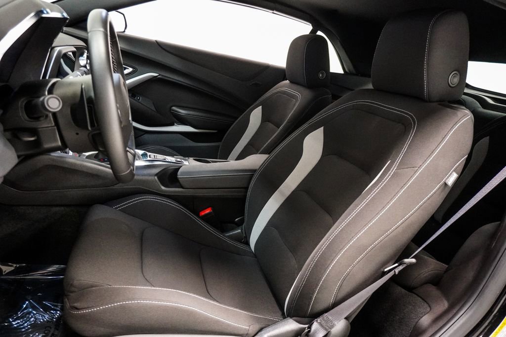 Used 2023 Chevrolet Camaro LT w/ Technology Package RWD image 6