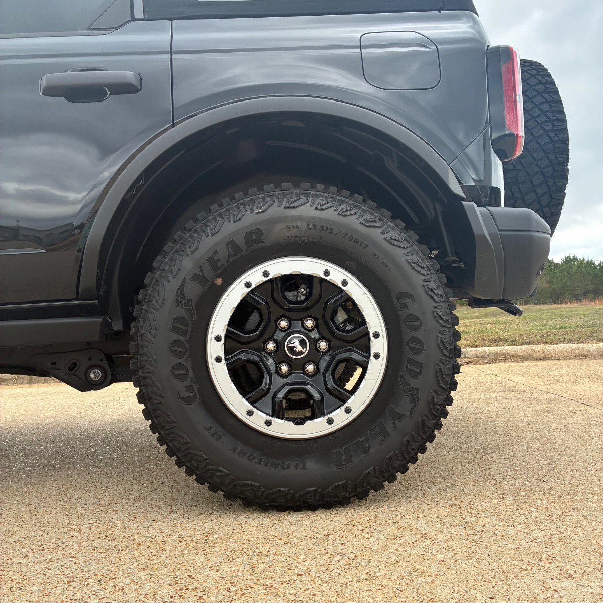 Used 2023 Ford Bronco Badlands w/ Sasquatch Package AWD/4WD image 9